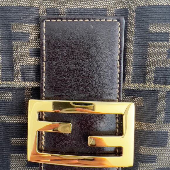 Vintage Fendi Gold-tone Hardware Zucca Baguette - Picture 5 of 8